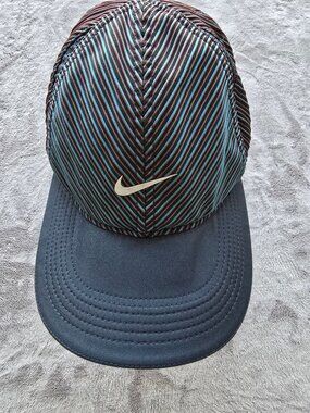 NIKE sun cap with vents, dry fit, runner, beach volly ball, tri-athlon  etc.